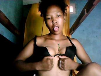 Sandii webcam model stream image