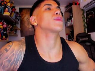 William Dracko webcam model stream image