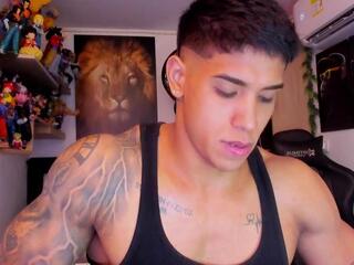 William Dracko webcam model stream image