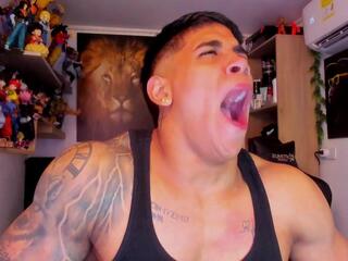 William Dracko webcam flirt4free model stream image