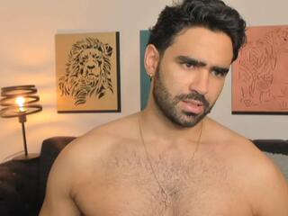 Bradley Martin webcam model stream image