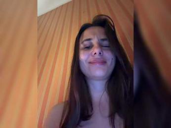 MoniClark webcam bongacams model stream image