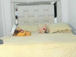 naomy-rh webcam model stream image