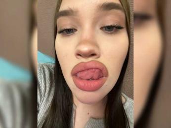 Glossmixdoll webcam model stream image