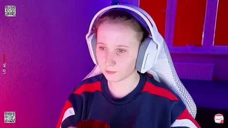 mon_lola webcam model stream image