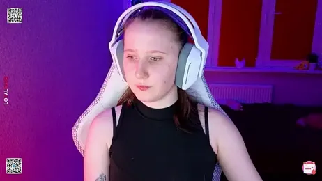 mon_lola webcam model stream image