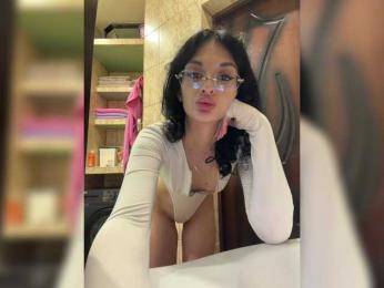 Elizamyyr webcam bongacams model stream image