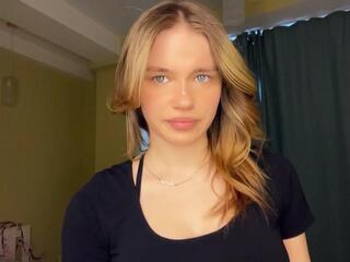 Brittany Stumpf webcam model stream image