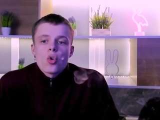 leo-valor webcam camsoda model stream image