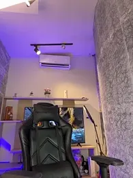 saracaball_ webcam model stream image