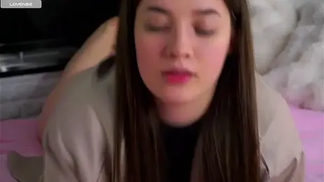 LowOncoming webcam model stream image