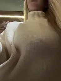 NewLale webcam model stream image