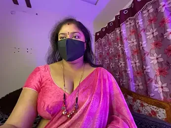 LouleyRanii webcam model stream image