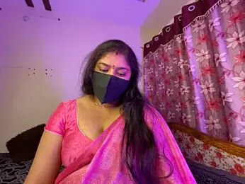 LouleyRanii webcam model stream image