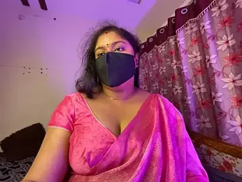 LouleyRanii webcam model stream image