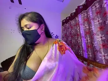 LouleyRanii webcam model stream image