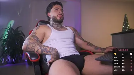 LeoSalvatore_ webcam model stream image