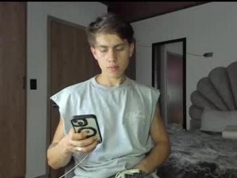 manucute_23_ webcam model stream image