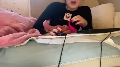 18yoteenvirgin webcam model stream image