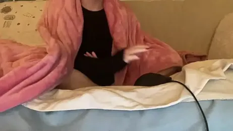 18yoteenvirgin webcam model stream image