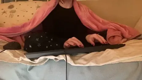 18yoteenvirgin webcam model stream image