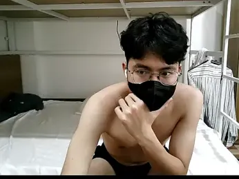 Gwencloudy webcam model stream image