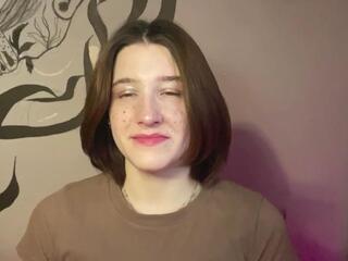 Kyong Niwa webcam model stream image