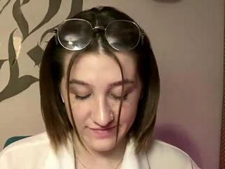 Kyong Niwa webcam model stream image