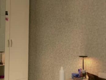 winelover_mia444 webcam model stream image