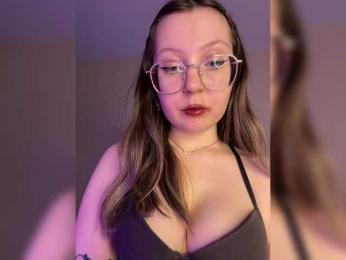 henby_streams webcam model stream image