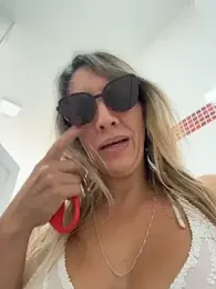 Gatitacarlita webcam model stream image