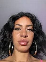 AlyssaHottv_ webcam model stream image