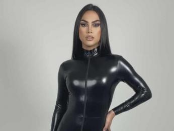 SavannahFox webcam model stream image