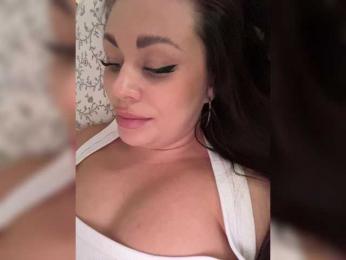 -Hennessy- webcam model stream image