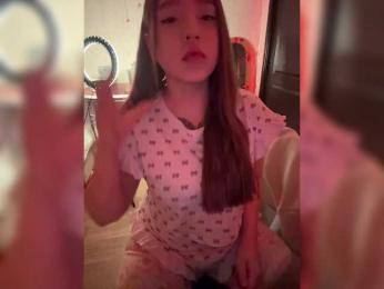 LittleDelora webcam bongacams model stream image