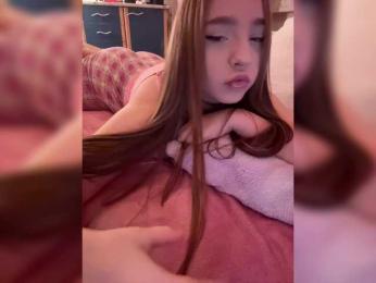 LittleDelora webcam bongacams model stream image