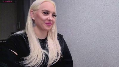 MiaXXXLive webcam model stream image