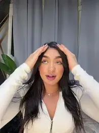 jenn_fit webcam model stream image