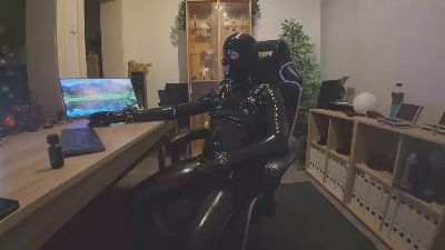 sau_rubber webcam model stream image