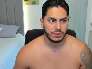 Owen Pierces webcam model stream image