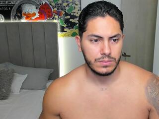 Owen Pierces webcam model stream image