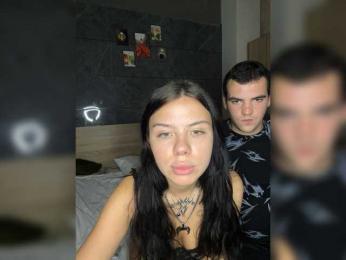 HoneyRushCouple99 webcam model stream image