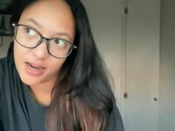 dreamyriri webcam model stream image