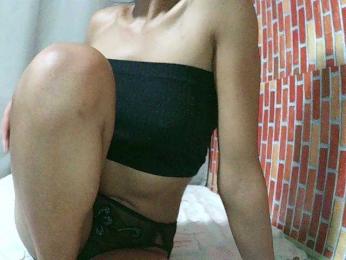 Poussie webcam model stream image