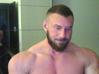 Kevin Muscle webcam model stream image