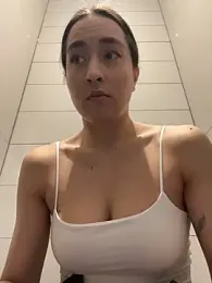 Holly_Play webcam stripchat model stream image