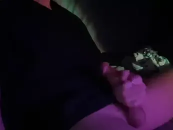 LEO_shy webcam model stream image