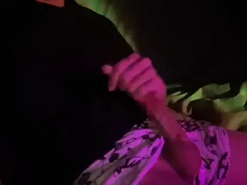 LEO_shy webcam model stream image