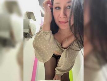 -Lune webcam bongacams model stream image