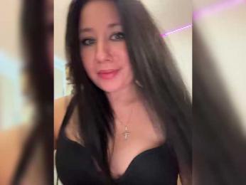 -Lune webcam bongacams model stream image